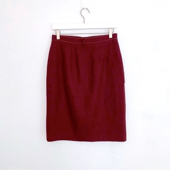 Hugo Boss Pleated Wool Skirt in Burgundy Red size 8 - Picture 2 of 9